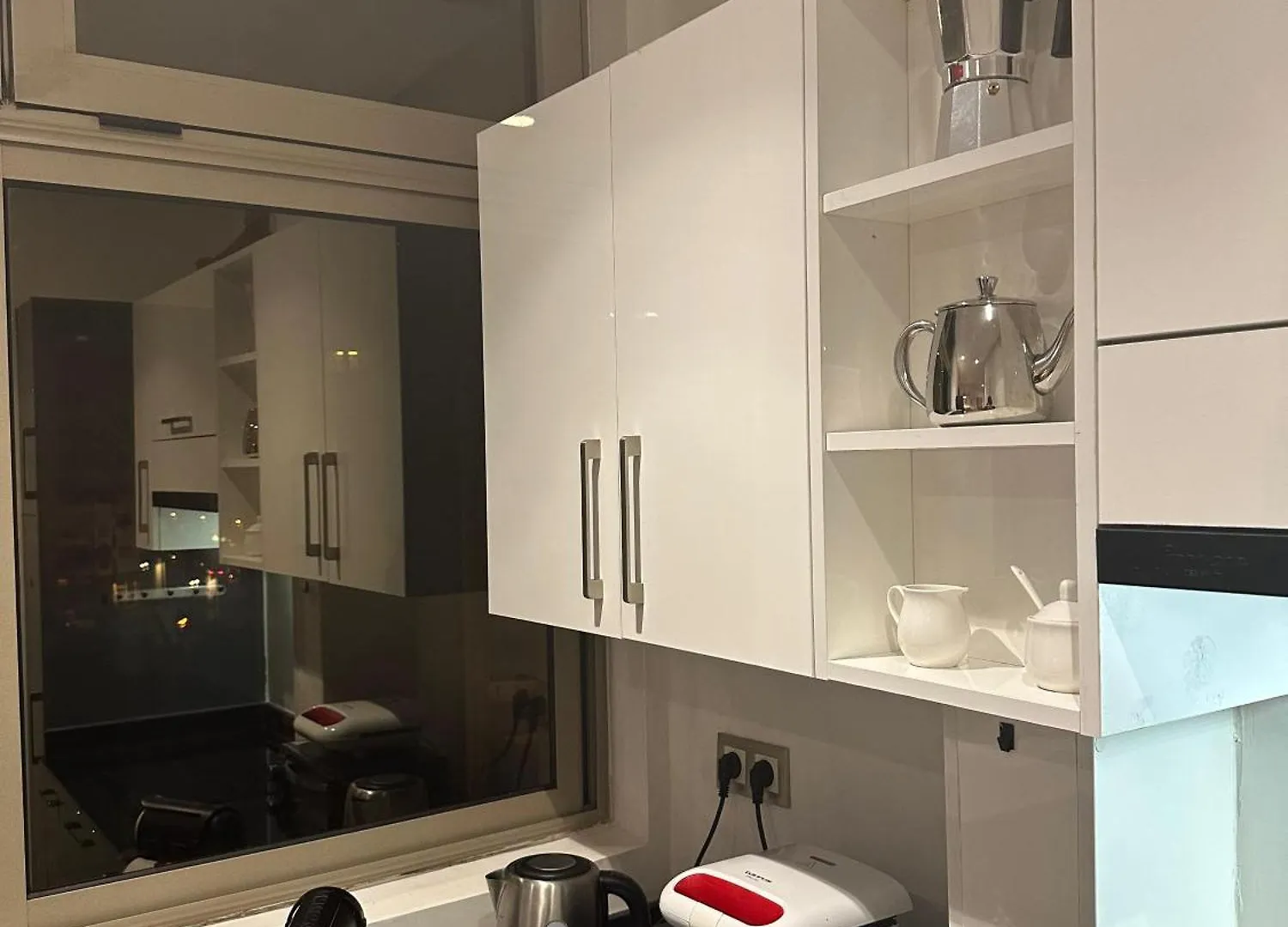 Appartement Lumineux Bien Equipe Derriere Hotel Idou Anfa Pas De Vis-A-Vis Casablanca Apartment